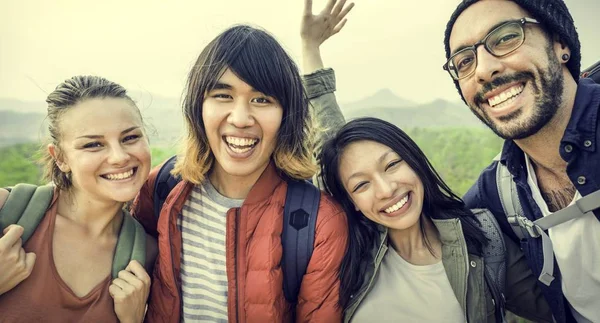 Young Friends Traveling — Stock Photo, Image