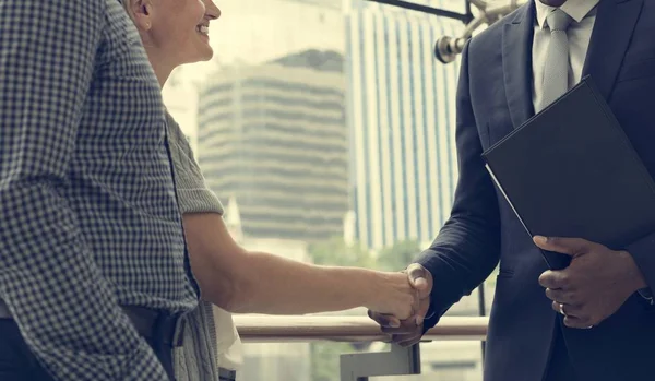 Sucesso Empresários handshake — Fotografia de Stock