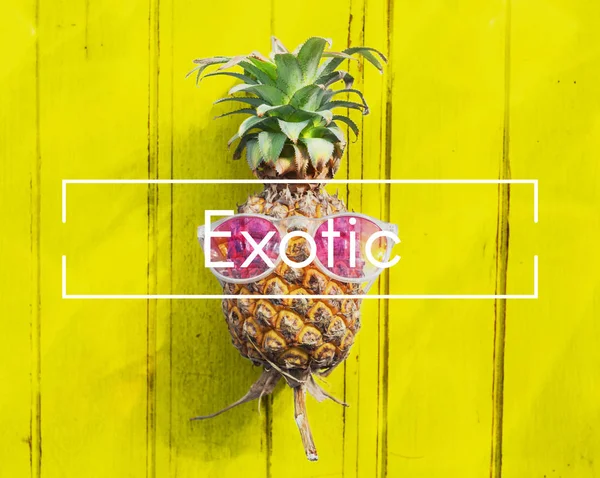 Ananász és nyári koncepció — Stock Fotó