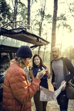 Genç insanların seyahat