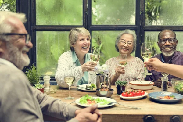 Reunión del Grupo de Jubilados Mayores — Foto de Stock