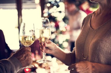 Şampanya ile iki bardak.