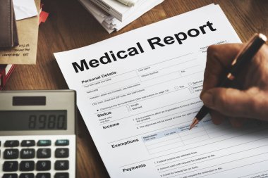 kağıda yazı kişi