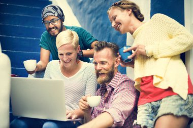 İnsanlar Internet tarama