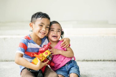 Kardeşim ve kız kardeşi kavramı