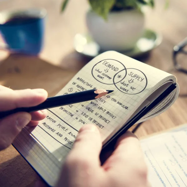 Empresario tomando notas — Foto de Stock