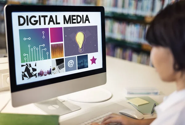 Student girl working with computer — Stock Photo, Image