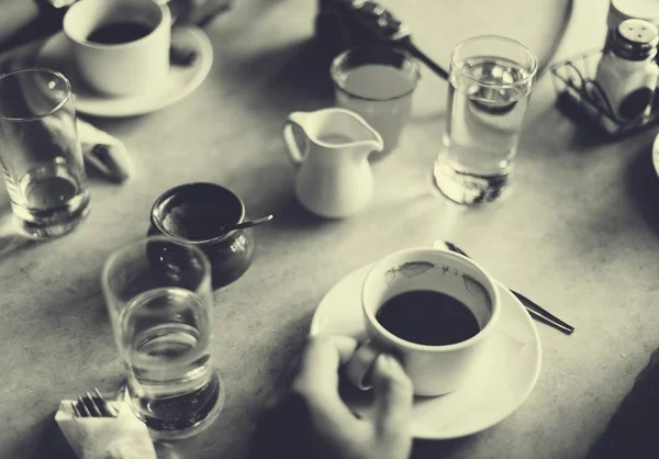 Pessoa bebendo café — Fotografia de Stock