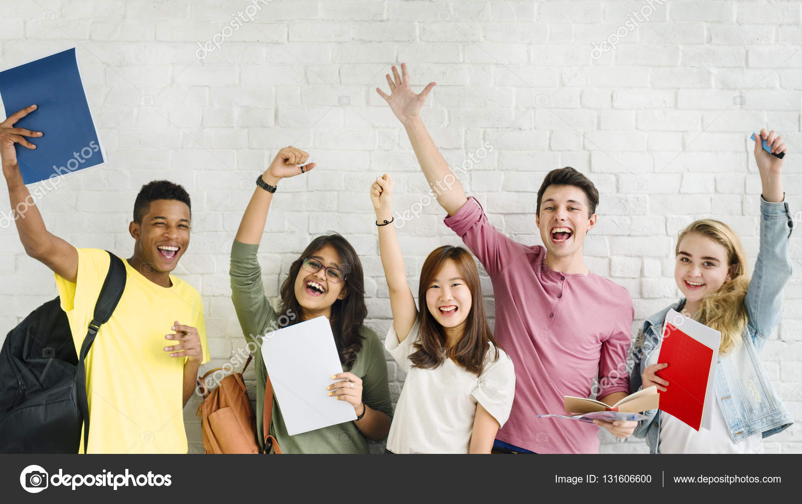 Attend school. Старшеклассники. Ученик с компьютером. Профориентация в канаде. Студент думает.