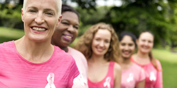 Las mujeres se apoyan mutuamente — Foto de Stock