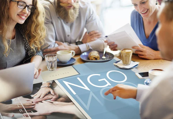 Diversas personas en la reunión — Foto de Stock