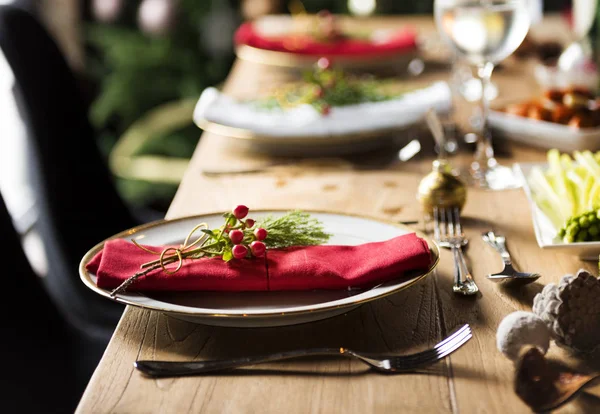 クリスマスのお祝いテーブル — ストック写真