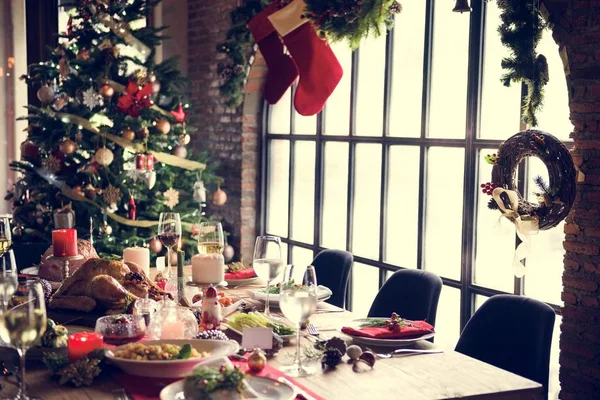 Slavnostní stůl k Vánocům — Stock fotografie