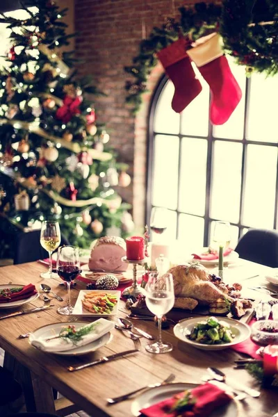 Festliche Weihnachtstafel — Stockfoto