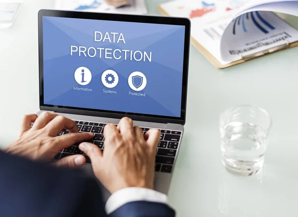 Business man working with laptop — Stock Photo, Image