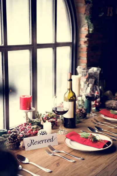 Festtafel für Weihnachten — Stockfoto