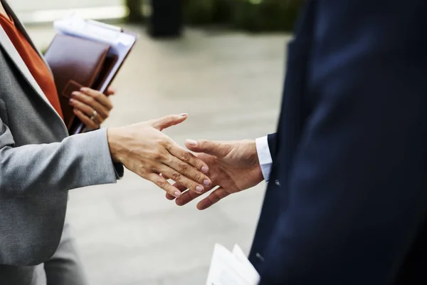 Business people shaking hands — Stock Photo, Image