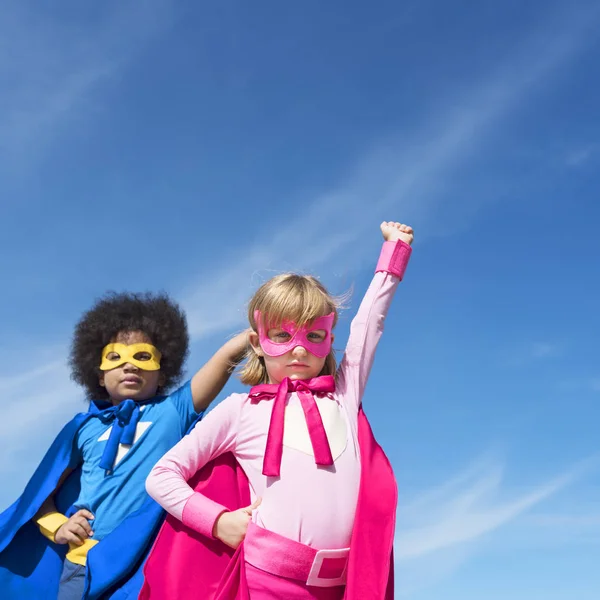 Superhéroe niñas divertirse — Foto de Stock