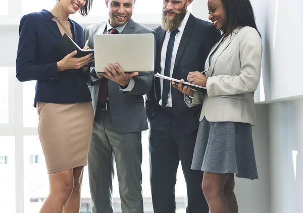 Equipo empresarial trabajando juntos —  Fotos de Stock