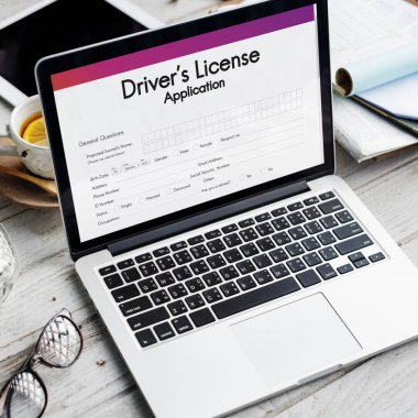 Dizüstü bilgisayarda office işyerinde