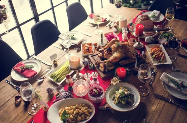 Tavolo festivo per Natale — Foto Stock