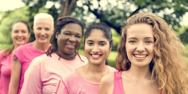 Le donne si sostengono a vicenda — Foto Stock