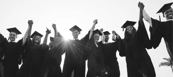 Sekelompok mahasiswa lulusan — Stok Foto
