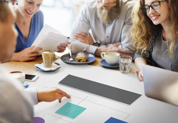 Diversas personas en la reunión — Foto de Stock