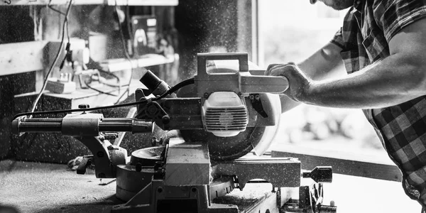 Woodeworker Craftsman in workshop — Stock Photo, Image