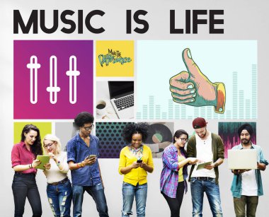 Farklı devisces kullanan öğrenciler