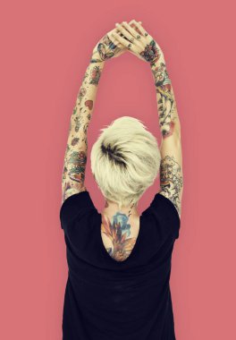 Dövmeler kadın arkadan görünüm