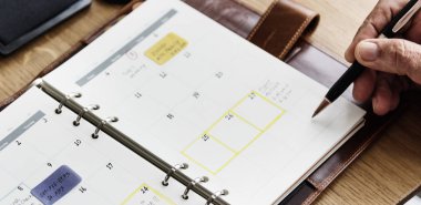 kağıt üzerine işadamı yazılı notlar