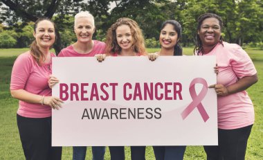 Kadınlar birbirlerine destek olurlar.