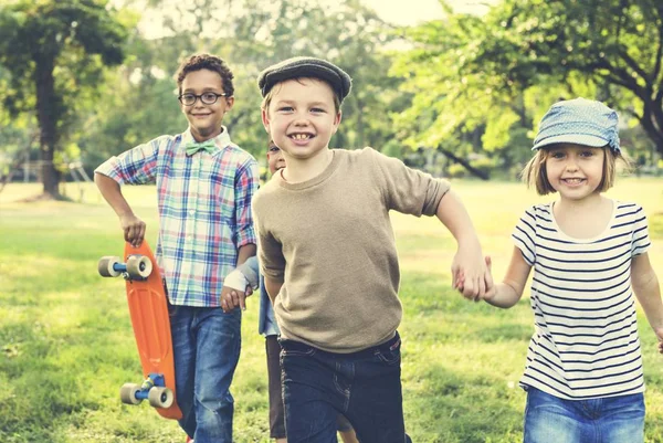 Children play at park — Stock Photo, Image