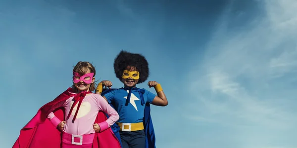 Superheld meisjes veel plezier — Stockfoto