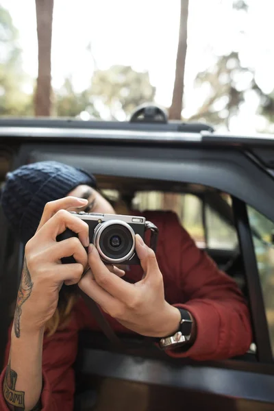 Fotografer Shooting dengan Kamera — Stok Foto