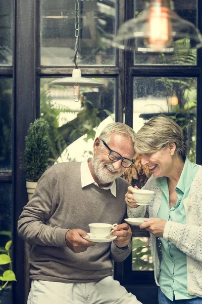 Elderly couple drinking tea — Stock Photo, Image