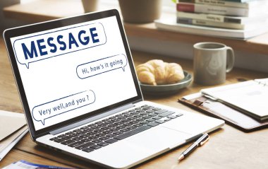 Tablo açılan laptop