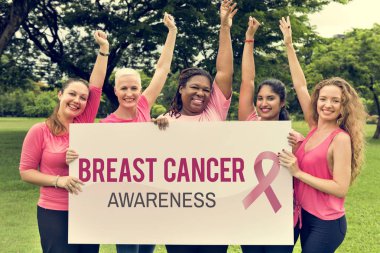 Kadınlar birbirlerine destek olurlar.