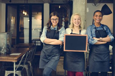 Barista kadınlarda önlük