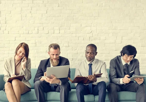 Gente de negocios esperando para la reunión —  Fotos de Stock