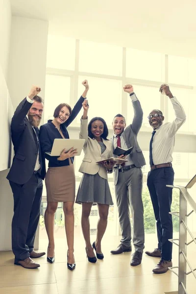 Equipe de negócios trabalhando juntos — Fotografia de Stock