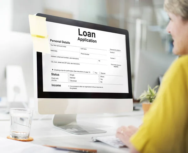 Business woman workinmg in office — Stock Photo, Image