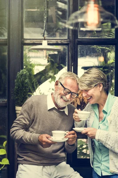 Elderly couple drinking tea — Stock Photo, Image