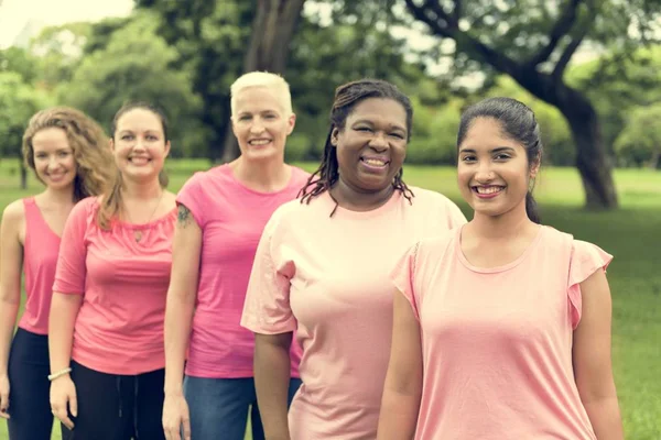 Le donne si sostengono a vicenda — Foto Stock