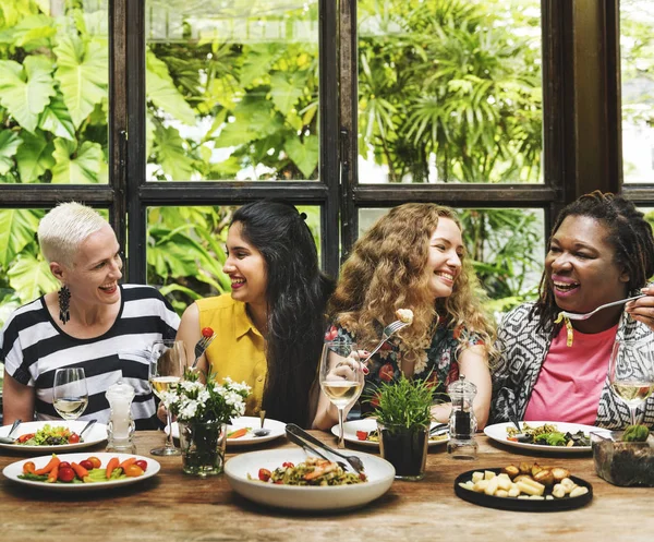 Women Hanging and Eating Together — Stock Photo, Image
