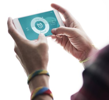 insan elinden tutarak cep telefonu