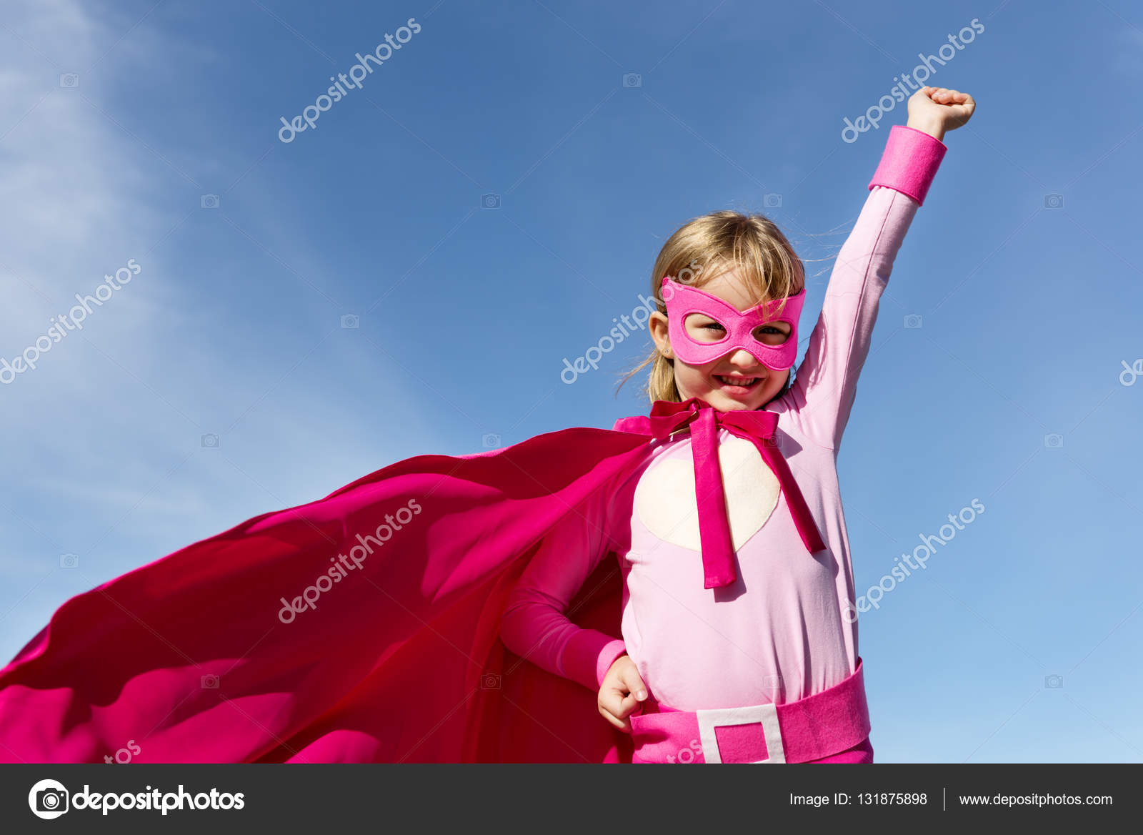 девочка супергерой. супергерой мальчик и девочка. ребенок супергерой. девочка бесстрашная вектор. супергерой в розовом костюме.