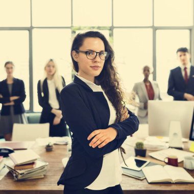 Ekip çalışması beyaz yakalı işçiler