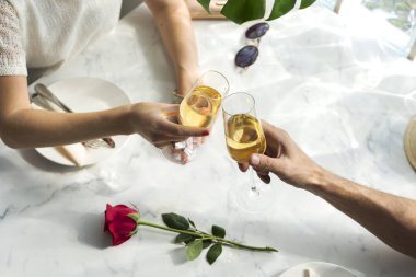 Çift yıldönümü kutlaması